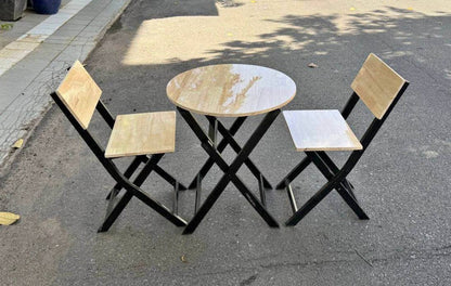 Table and chairs set